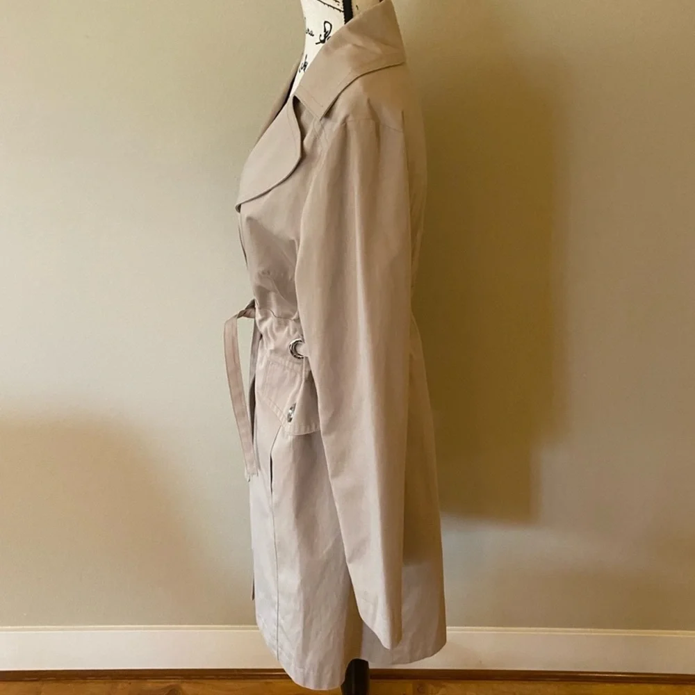 MICHAEL Michael Kors Raincoat Size Medium - Picture 4 of 9